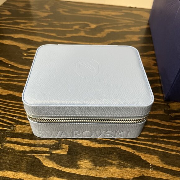 Swarovski 2023 Iconic Swan Jewelry Box Blue  Size 4"x4"x2" #5672811 - Picture 1 of 7